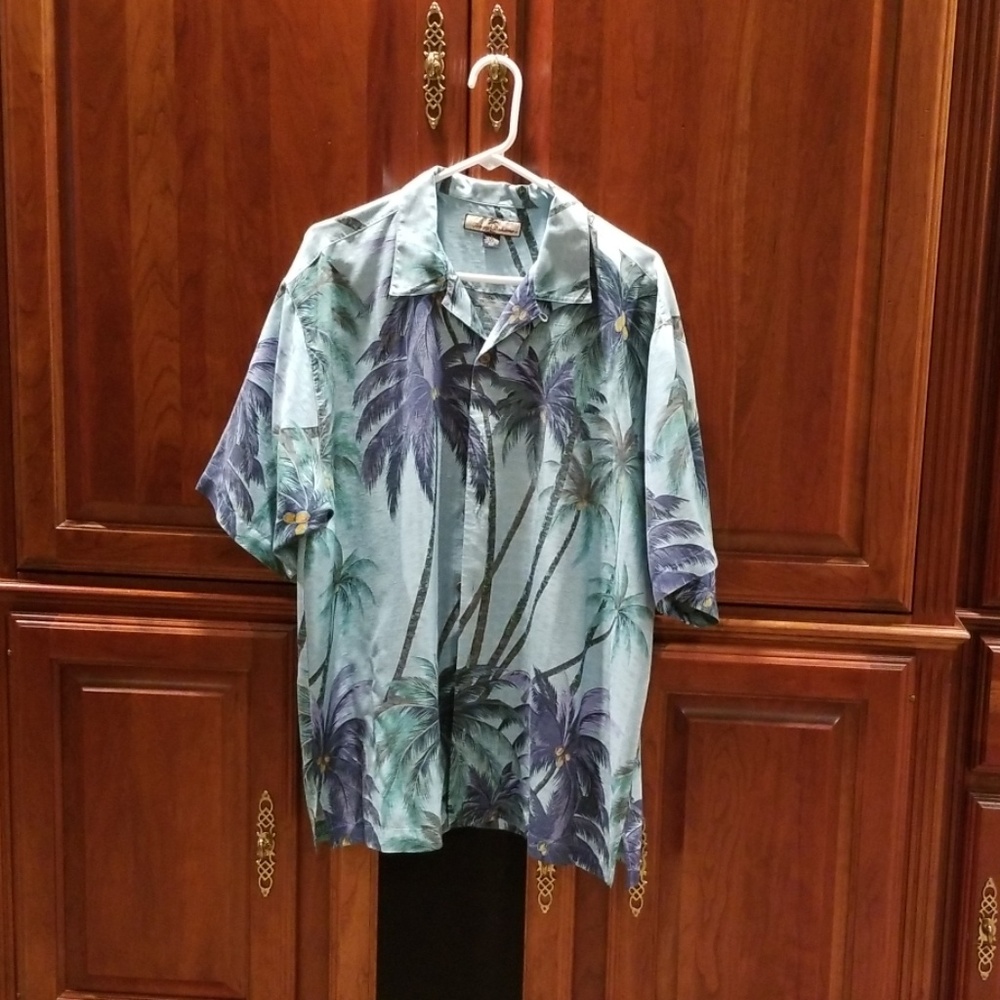 Tommy Bahama Men's Silk Button Down Shirt